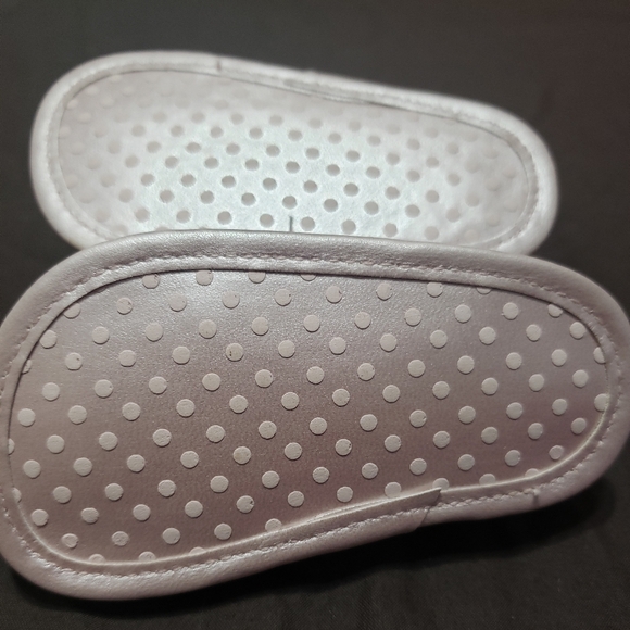 Pink Sandals Flower Design Velcro Closure Grip Sole Baby Girl Size 2 New NWOT - Picture 3 of 3